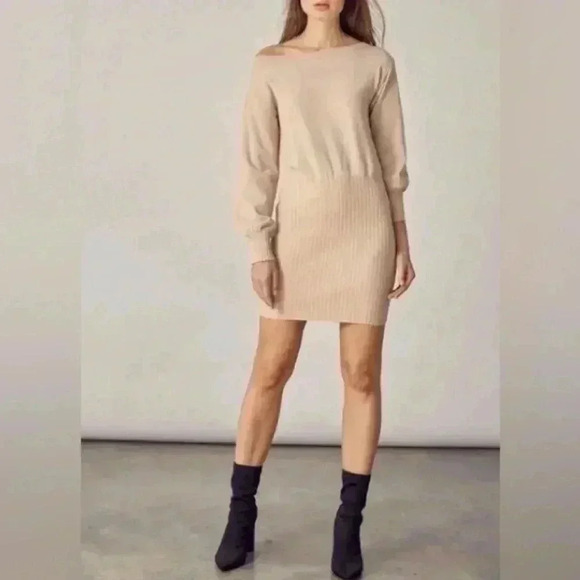 🆕HYFVE Nude Long Sleeve Mini Dress L🆕 - Picture 1 of 11